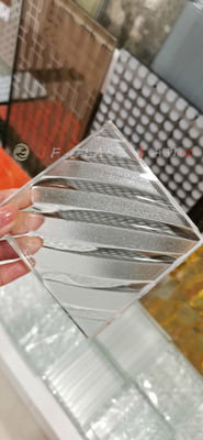 La coutume 3D de la cloison de séparation SGCC 12mm des panneaux de verre taillé