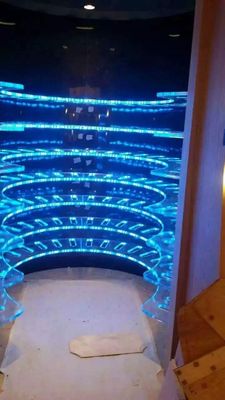Le magasin de conception graphique a foré le verre trempé clair de 8mm