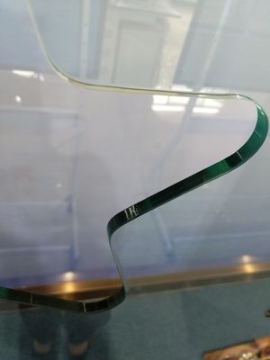 La coutume profilée de 8mm des carreaux de verre taillé pour le logo de magasin