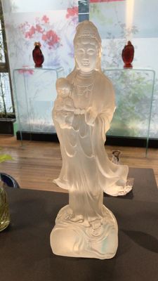 Bouddha de découpage traditionnel ornemental Liu Li Glass Art