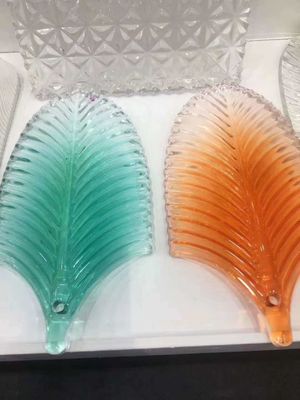 Le lustre coloré artistique taille les métiers en verre souillés réfringents