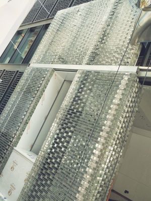 La devanture externe décorative a teinté des briques de bloc en verre 4x4x4