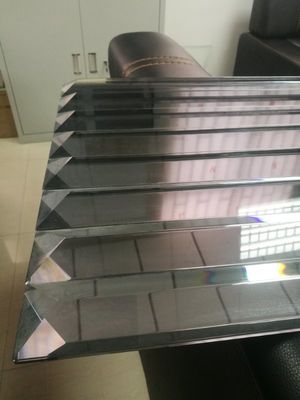 Modernes modelés zinguent les métiers de panneau souillés par 8mm de miroir