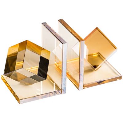 Ornements en verre clairs