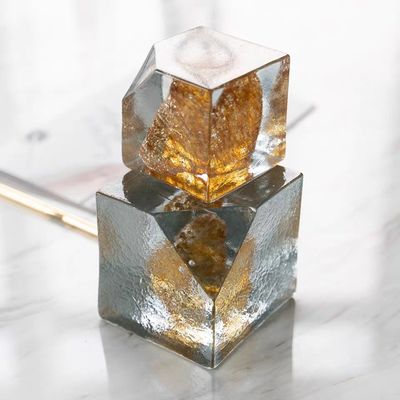 Ornements en verre clairs