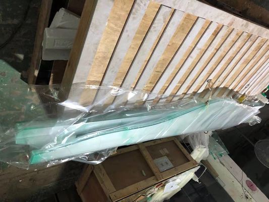 La séparation décorative a durci le verre de forme irrégulière stratifié